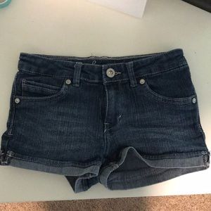 Girls Levi’s jean shorts
